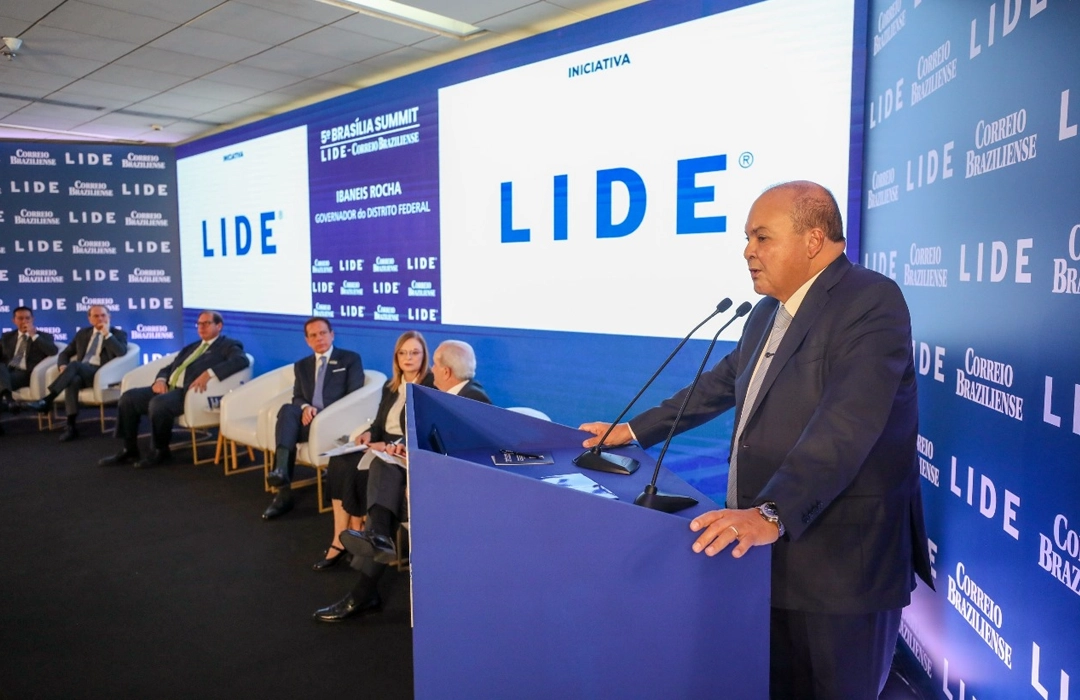 GDF ENTREGA 1.800 ESCRITURAS