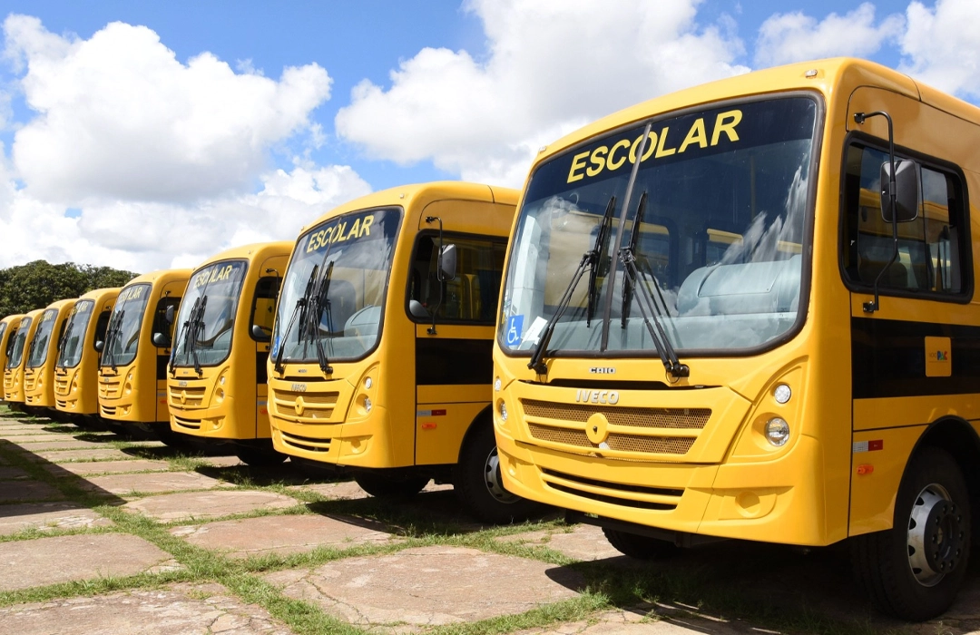 PLANALTINA GANHA ÔNIBUS ESCOLARES